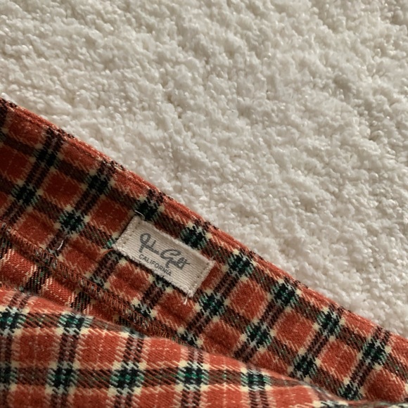 Brandy Melville Plaid Mini Skirt - Picture 2 of 3